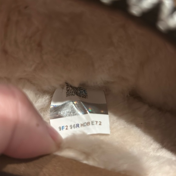 Brand new women’s Tasman Uggs size 6 chestnut. In original box and packa… - Picture 14 of 15